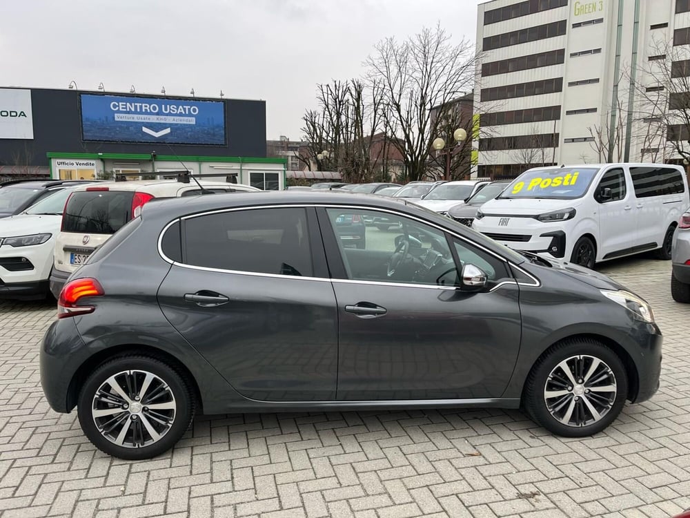 Peugeot 208 usata a Milano (5)