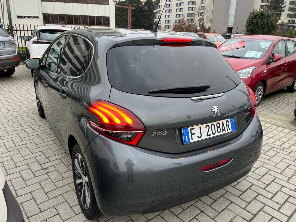 Peugeot 208 usata a Milano (6)