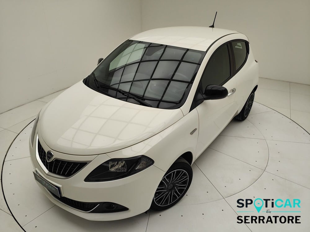 Lancia Ypsilon usata a Como (15)