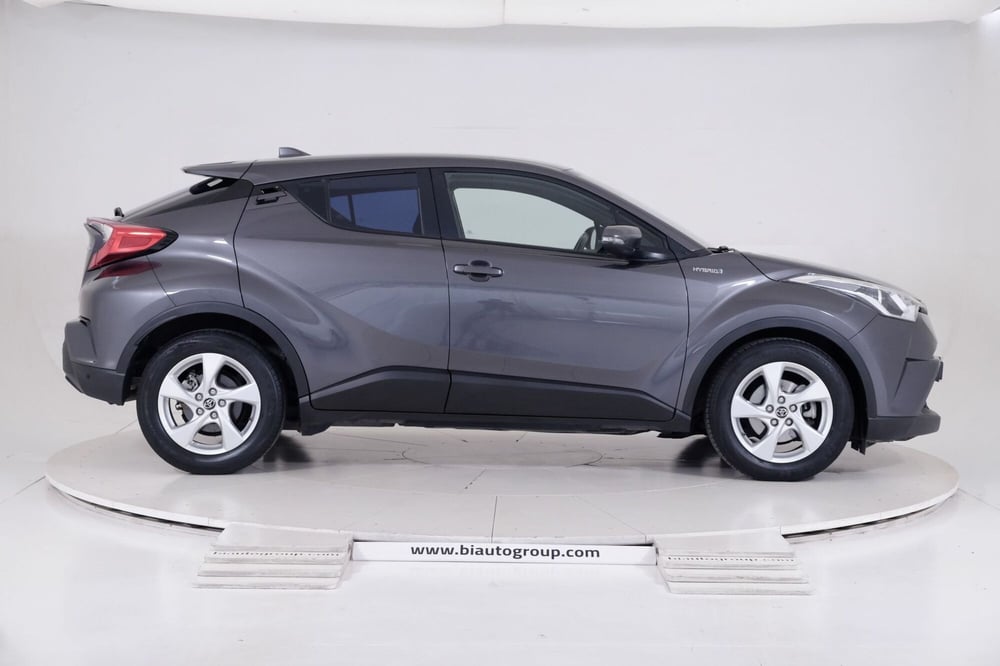 Toyota Toyota C-HR usata a Asti (5)