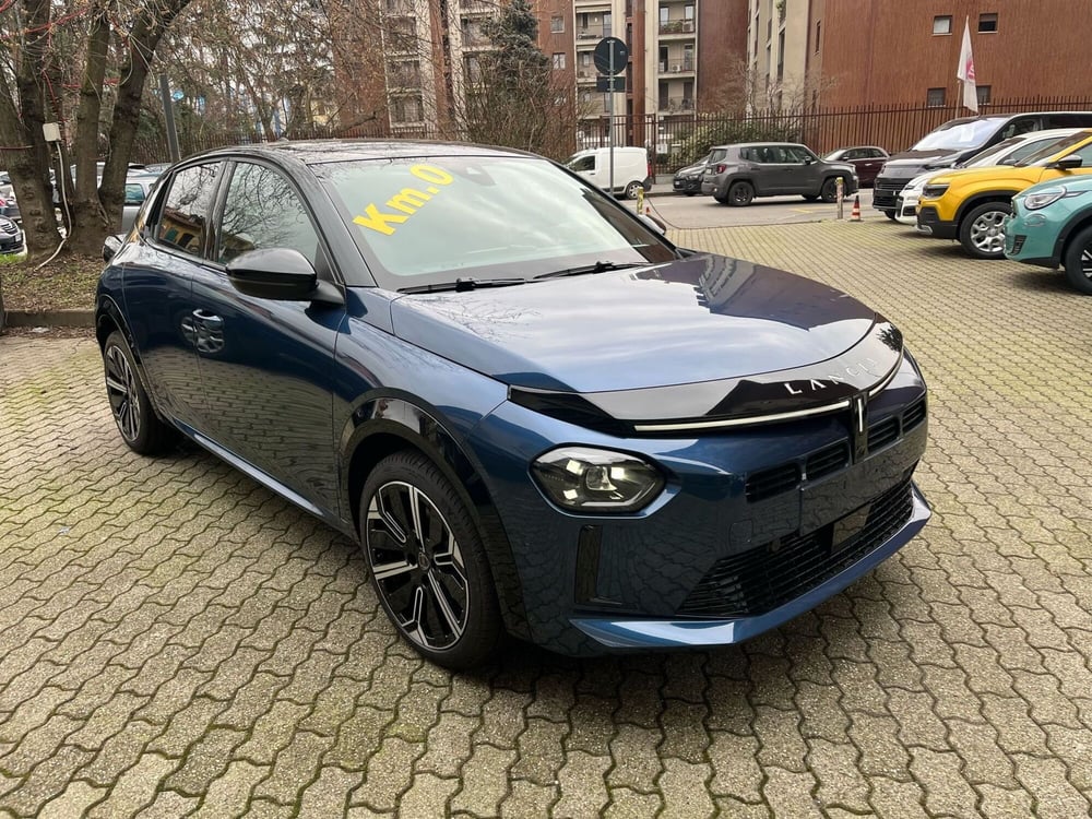 Lancia Ypsilon nuova a Milano (2)