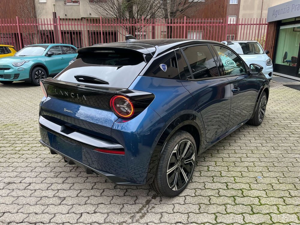 Lancia Ypsilon nuova a Milano (7)