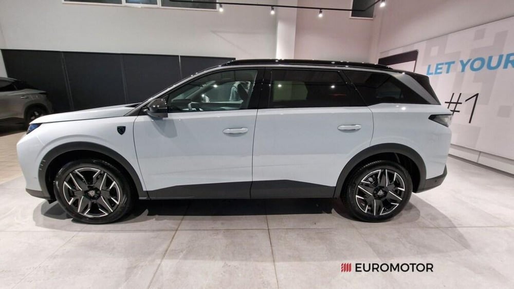 Peugeot 5008 nuova a Bari (8)