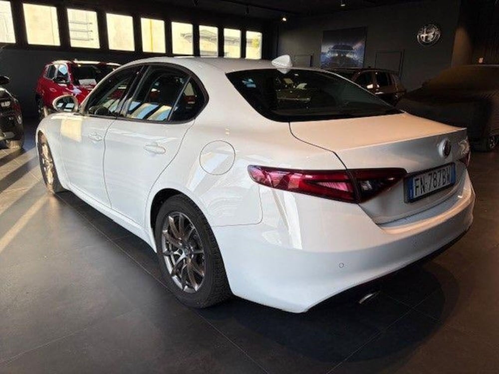 Alfa Romeo Giulia usata a Modena (8)