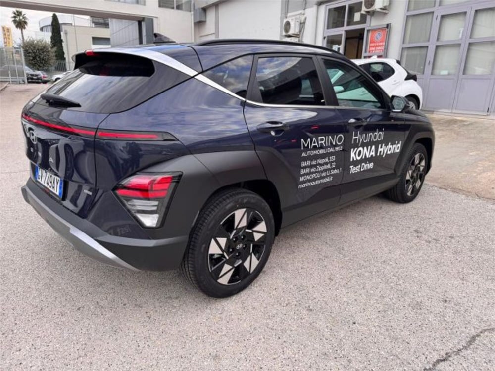 Hyundai Kona nuova a Bari (4)