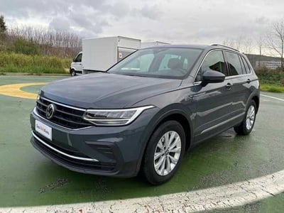 Volkswagen Tiguan Allspace 2.0 tdi Life 150cv dsg del 2021 usata a Casoria