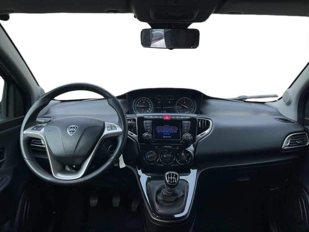 Lancia Ypsilon usata a Torino (11)