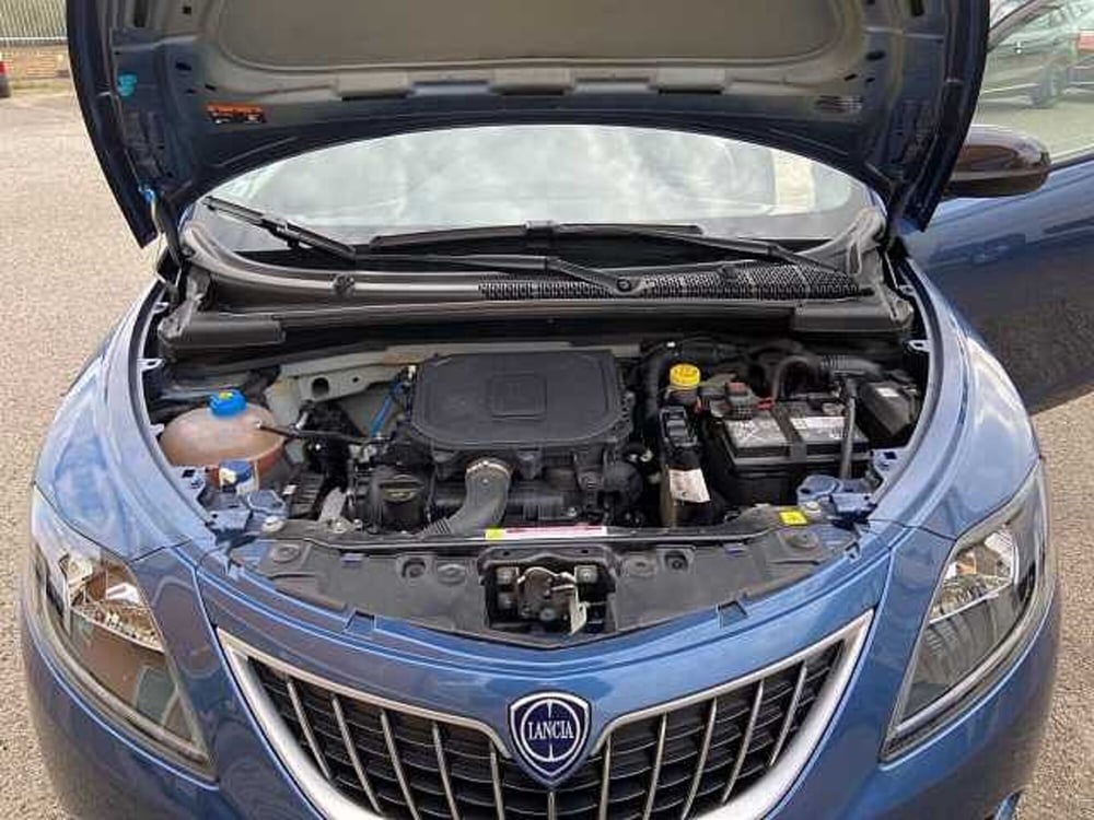 Lancia Ypsilon usata a Ancona (13)