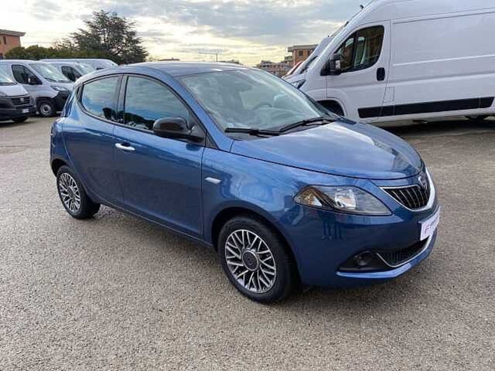 Lancia Ypsilon usata a Ancona (8)