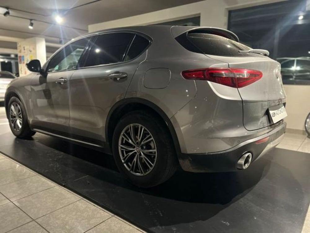 Alfa Romeo Stelvio usata a Napoli (4)