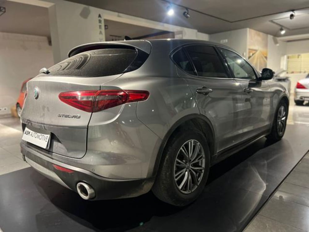 Alfa Romeo Stelvio usata a Napoli (6)