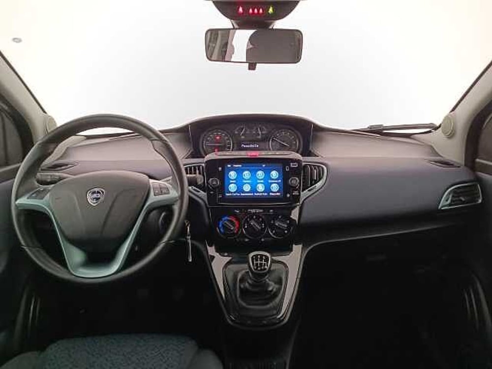 Lancia Ypsilon usata a Venezia (10)