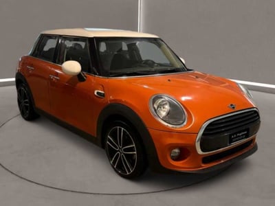 MINI Mini 1.5 Cooper D Boost 5 porte  del 2018 usata a Caltanissetta