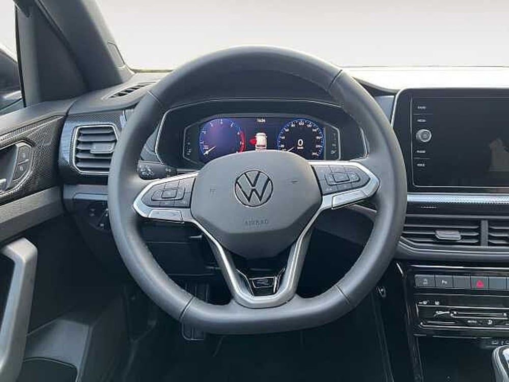 Volkswagen T-Cross nuova a Lecco (11)