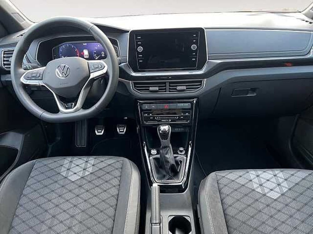 Volkswagen T-Cross nuova a Lecco (9)