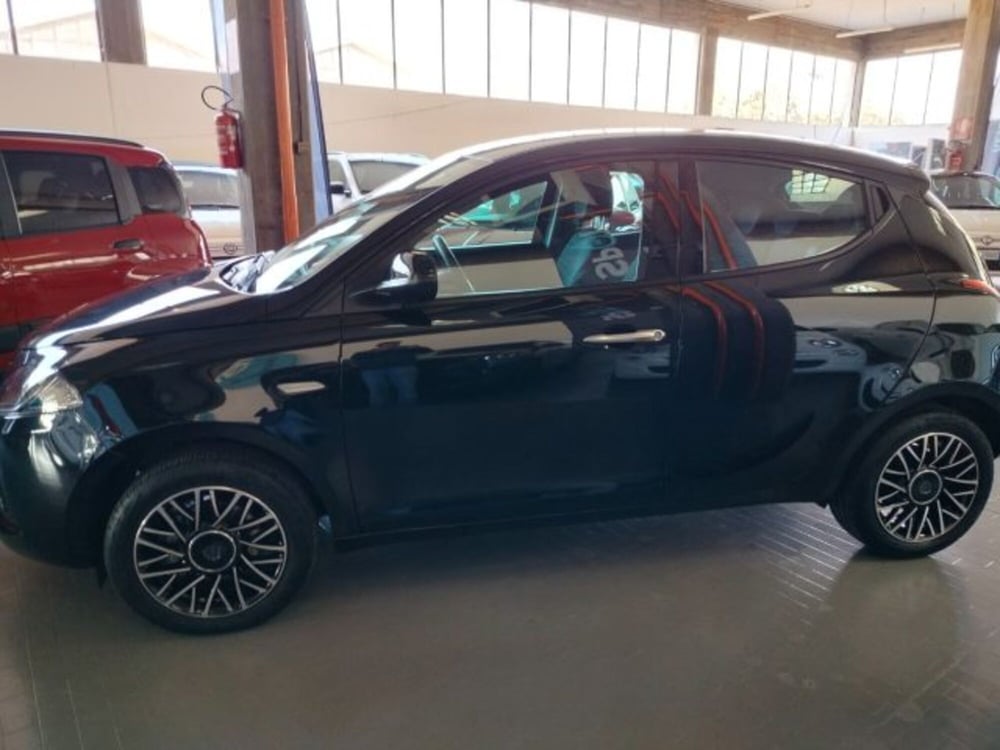 Lancia Ypsilon usata a Forlì-Cesena (11)