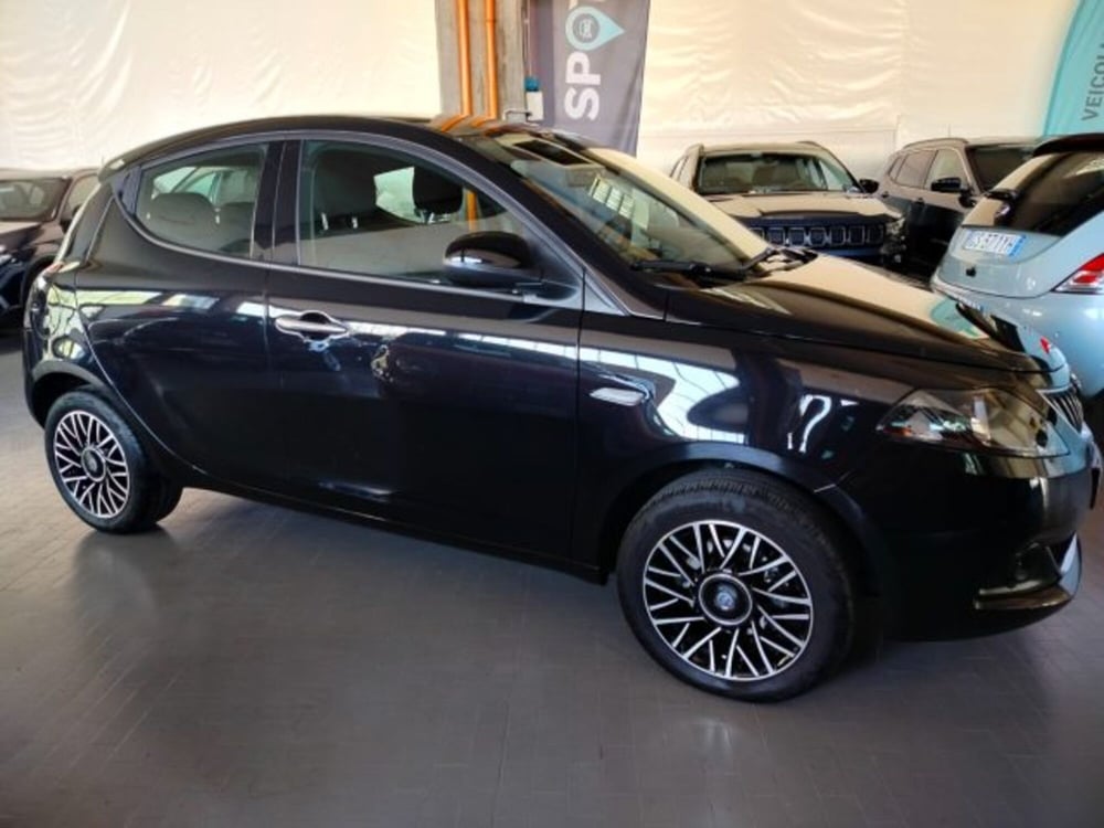 Lancia Ypsilon usata a Forlì-Cesena (4)