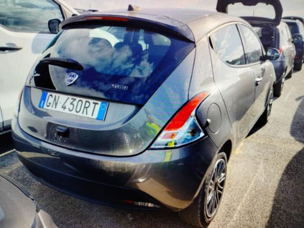 Lancia Ypsilon usata a Forlì-Cesena (5)