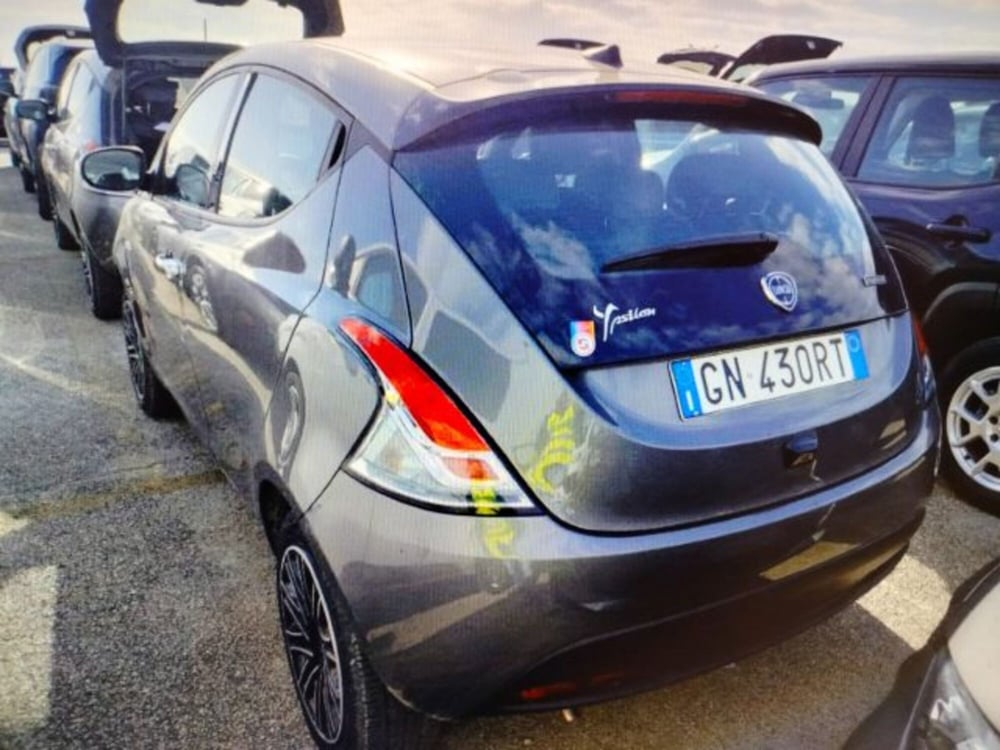 Lancia Ypsilon usata a Forlì-Cesena (6)