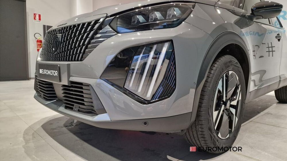 Peugeot 2008 nuova a Bari (10)