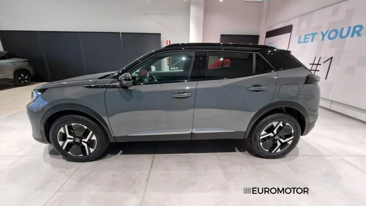 Peugeot 2008 nuova a Bari (8)