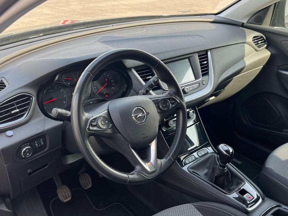 Opel Grandland X usata a Bari (6)