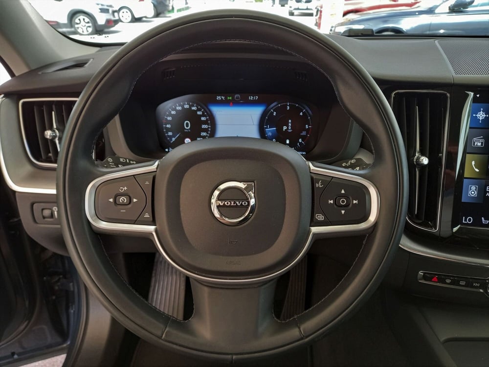 Volvo XC60 usata a Bari (8)