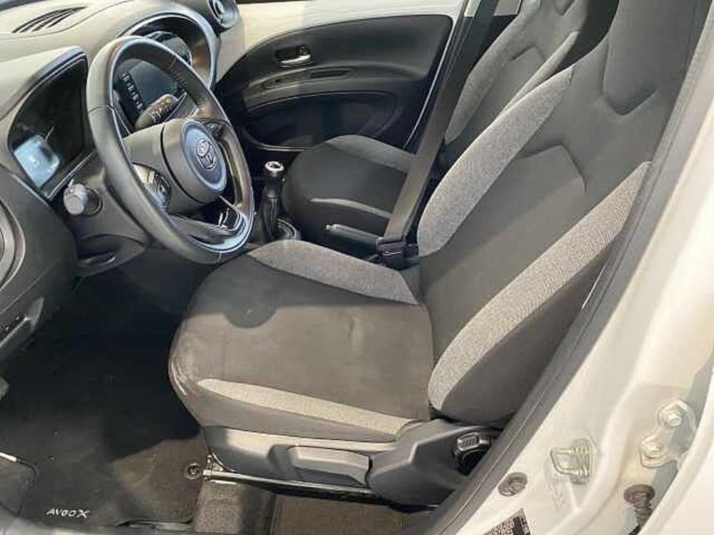 Toyota Aygo X usata a Barletta-Andria-Trani (10)