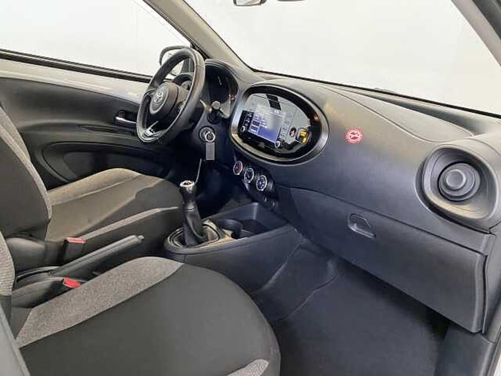 Toyota Aygo X usata a Barletta-Andria-Trani (6)