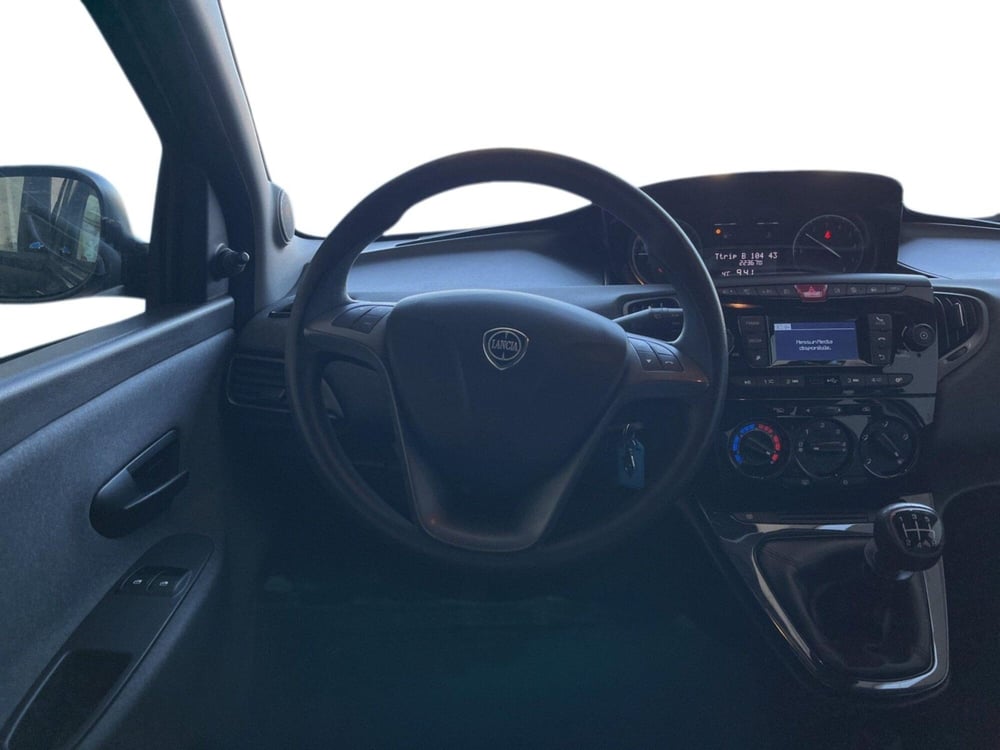 Lancia Ypsilon usata a Torino (10)