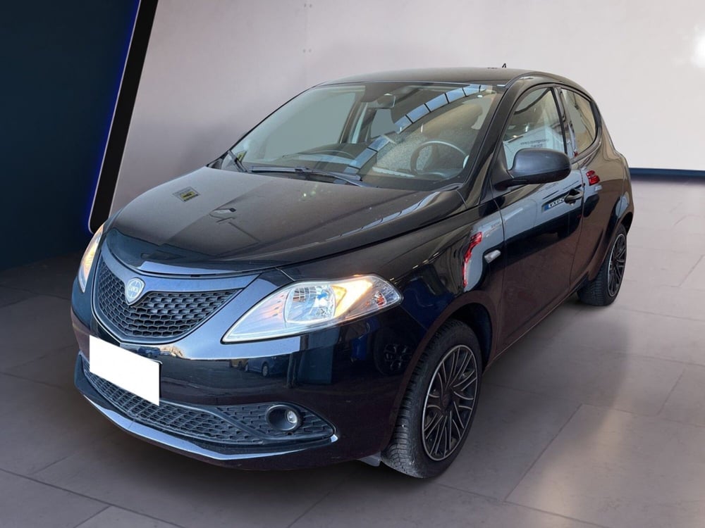 Lancia Ypsilon usata a Torino (2)