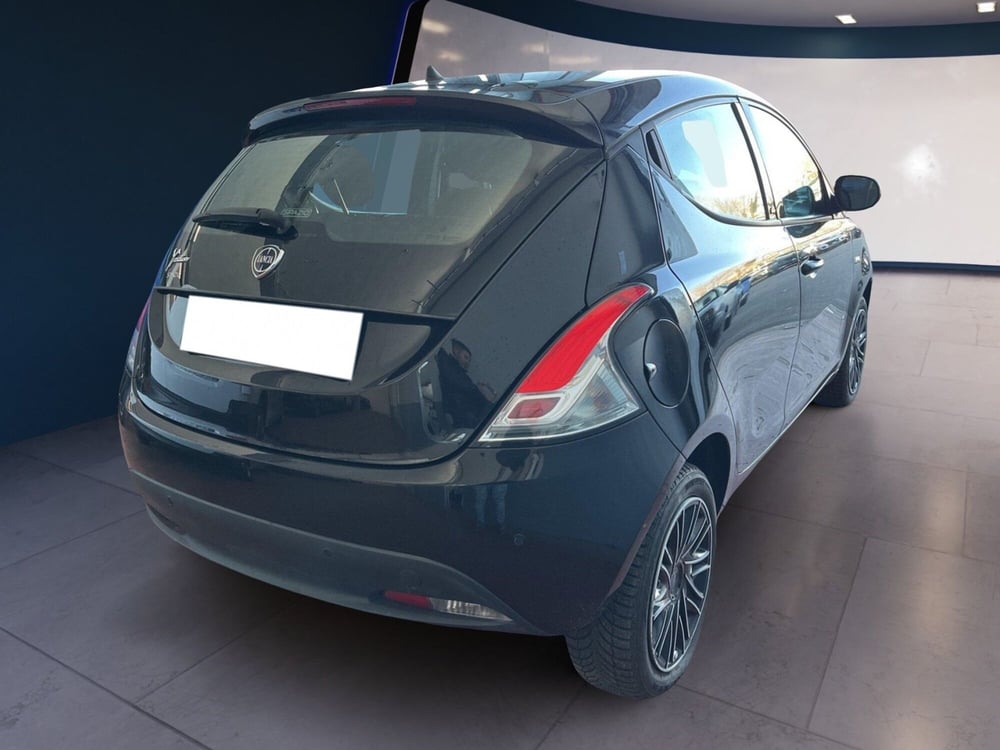 Lancia Ypsilon usata a Torino (4)