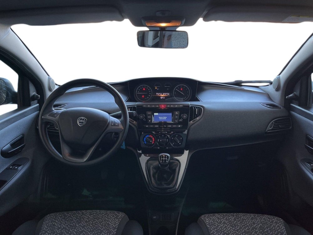 Lancia Ypsilon usata a Torino (9)