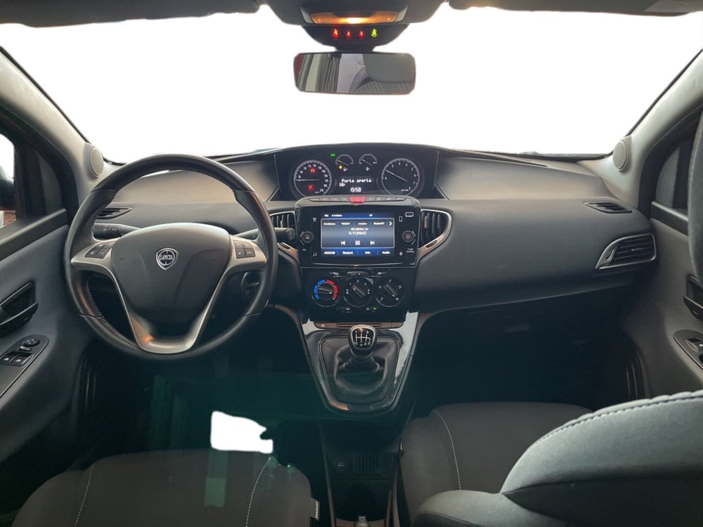 Lancia Ypsilon usata a Torino (13)