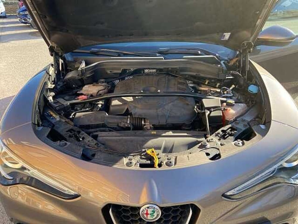 Alfa Romeo Stelvio usata a Ancona (13)