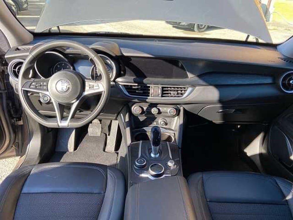 Alfa Romeo Stelvio usata a Ancona (18)