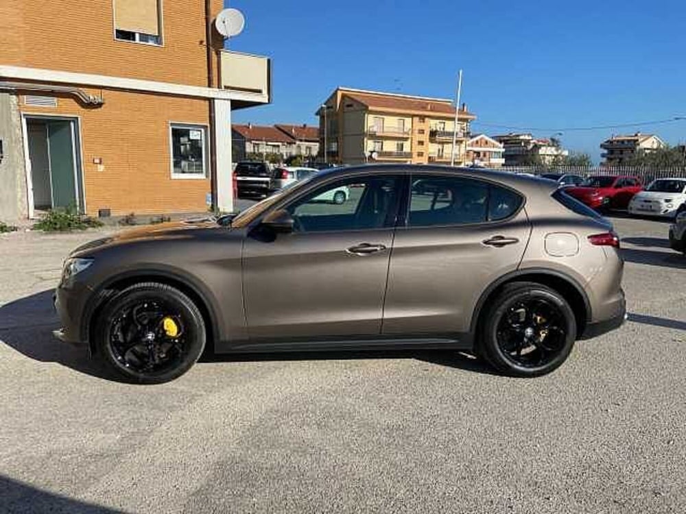 Alfa Romeo Stelvio usata a Ancona (2)