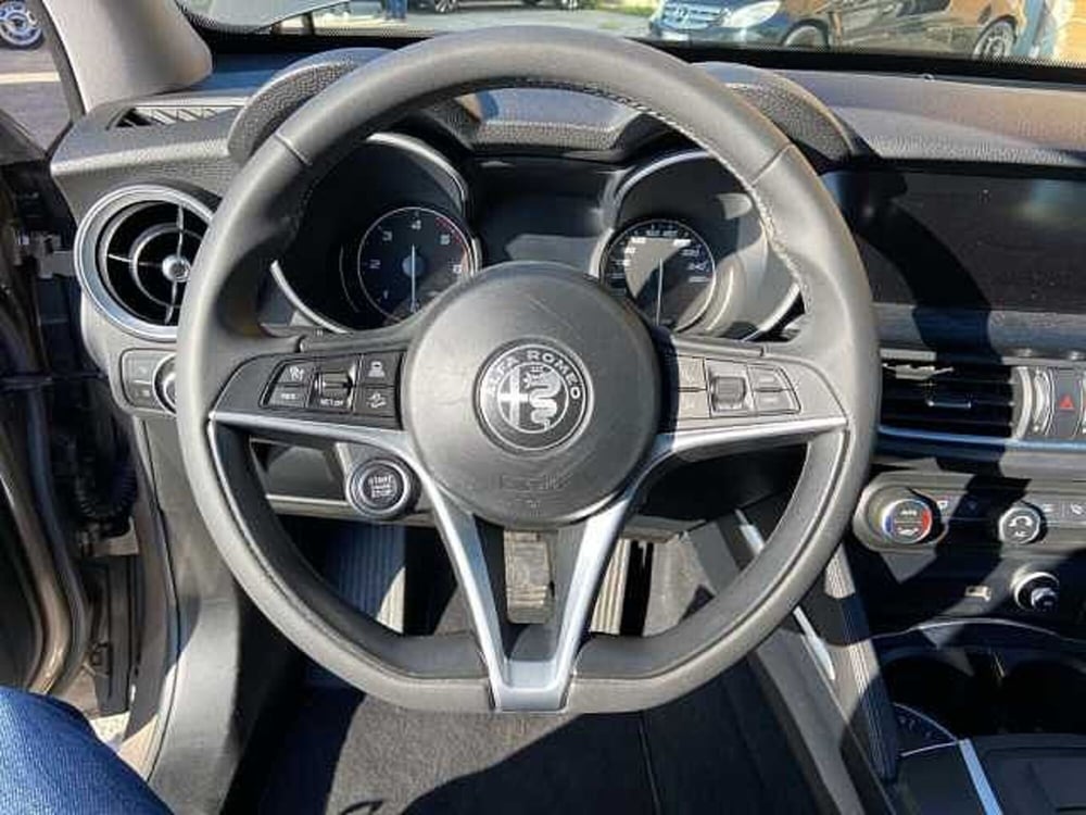 Alfa Romeo Stelvio usata a Ancona (20)