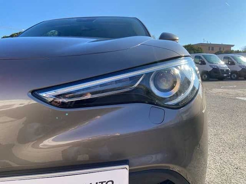 Alfa Romeo Stelvio usata a Ancona (9)