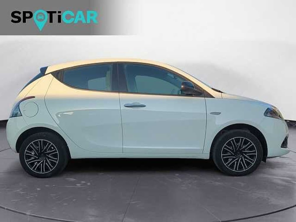 Lancia Ypsilon usata a Treviso (4)