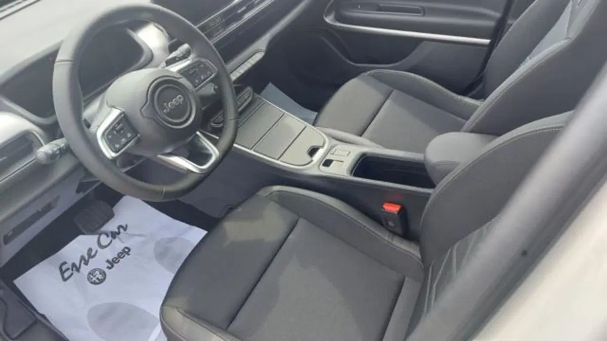 Jeep Avenger nuova a Padova (7)