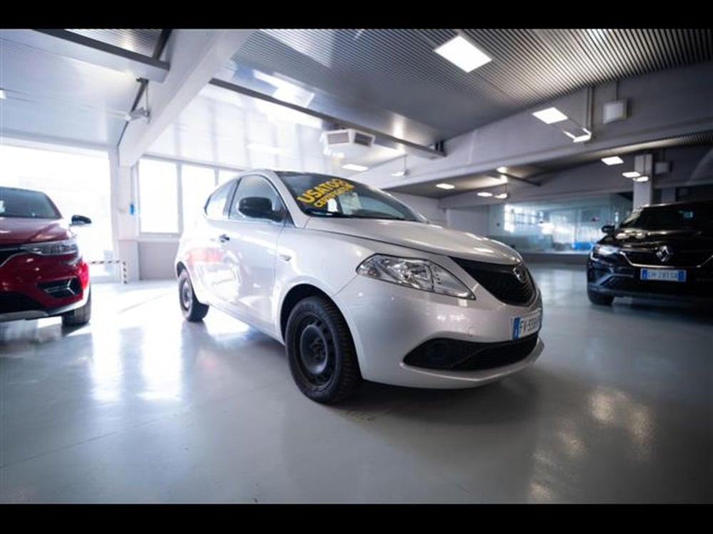 Lancia Ypsilon usata a Torino (13)