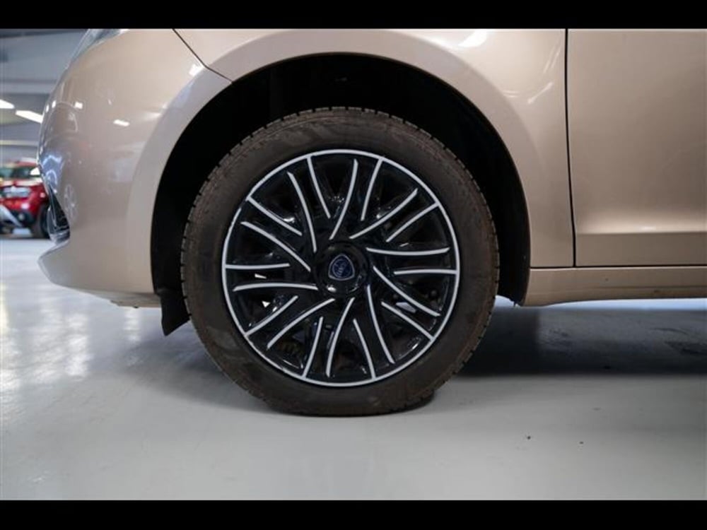 Lancia Ypsilon usata a Torino (14)