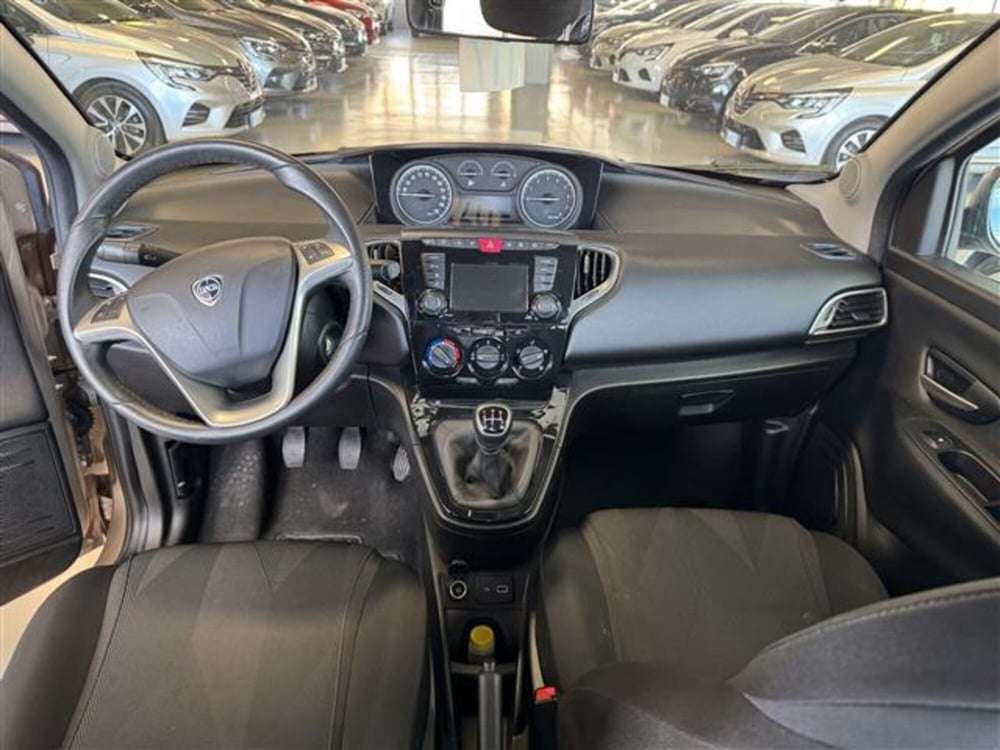 Lancia Ypsilon usata a Torino (3)