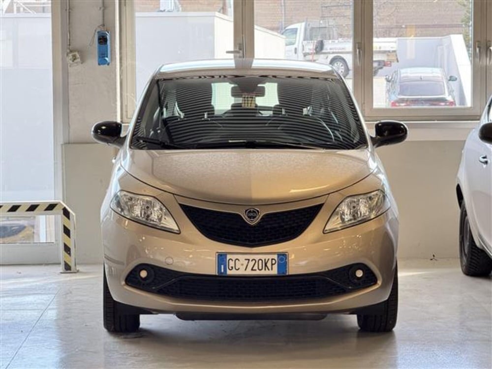 Lancia Ypsilon usata a Torino (6)