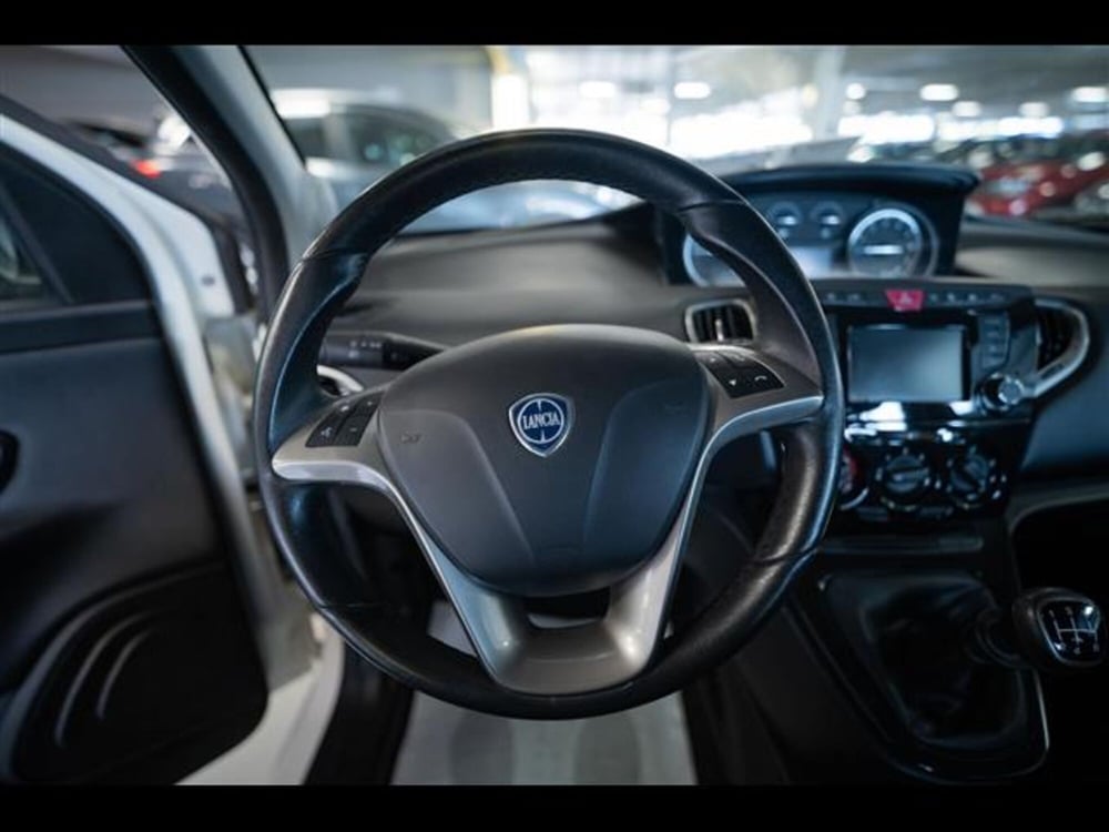 Lancia Ypsilon usata a Torino (11)