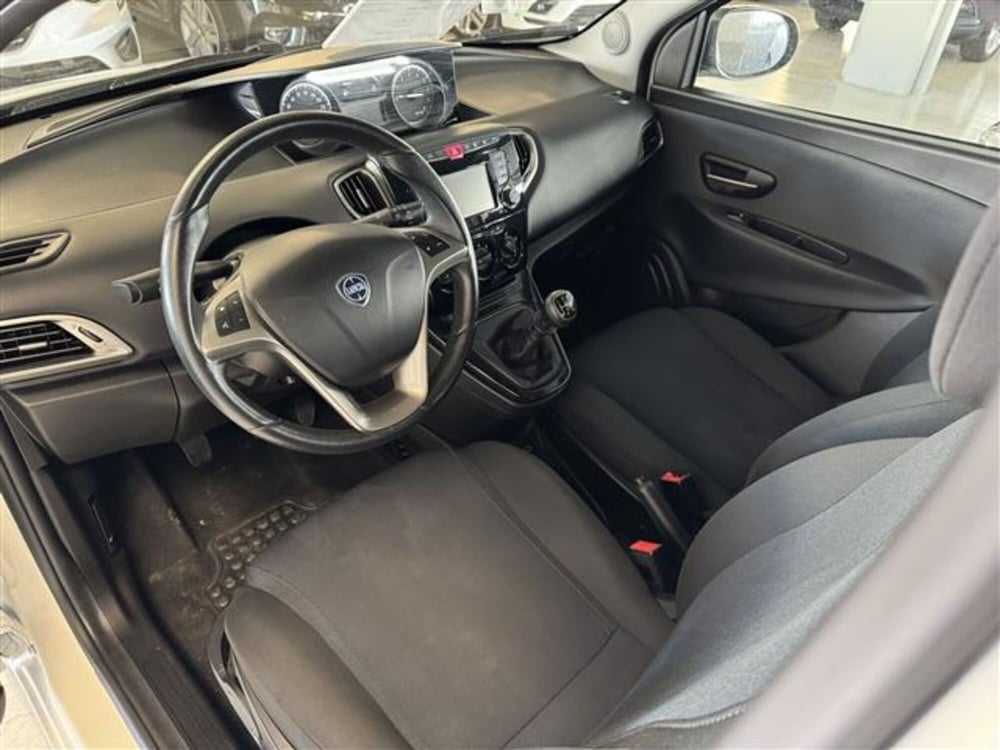 Lancia Ypsilon usata a Torino (3)