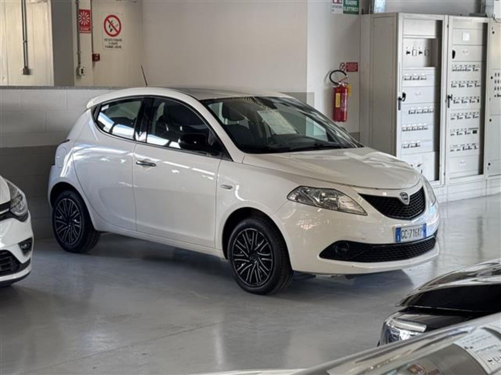 Lancia Ypsilon usata a Torino (7)