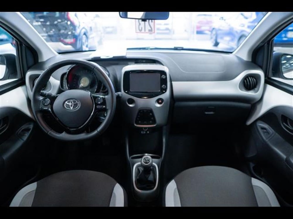 Toyota Aygo X usata a Torino (8)