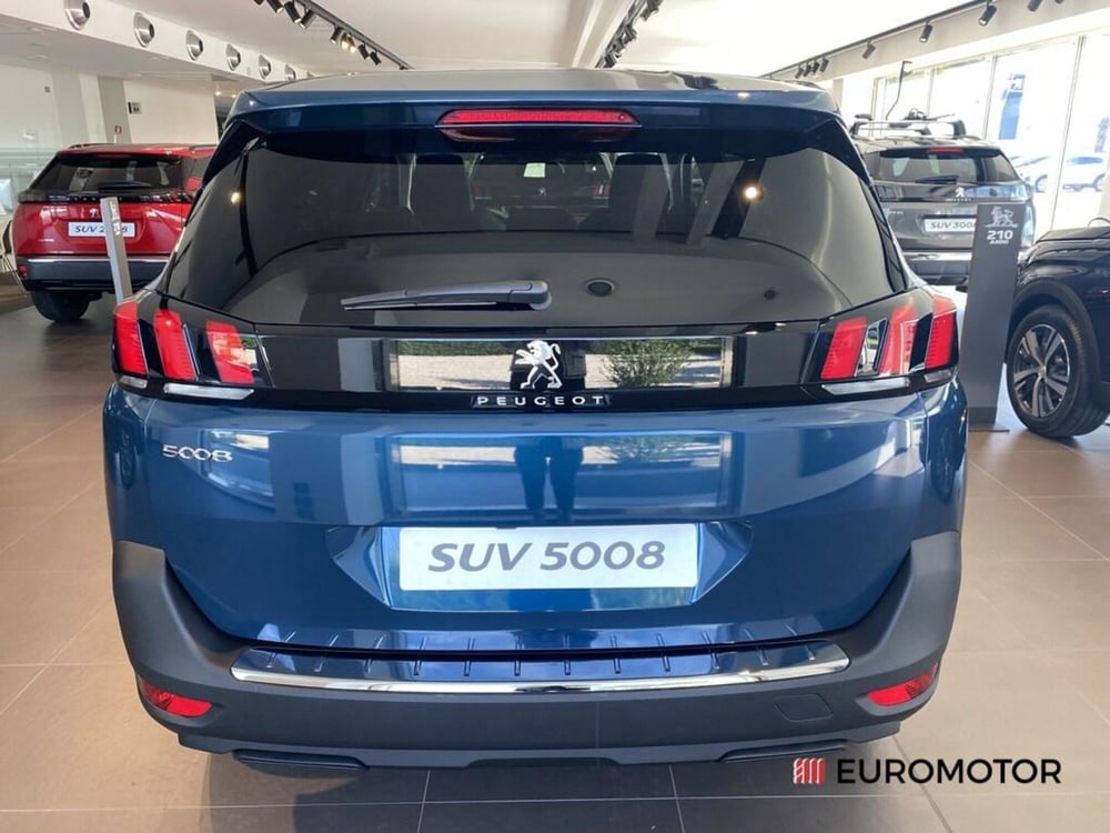 Peugeot 5008 nuova a Bari (6)